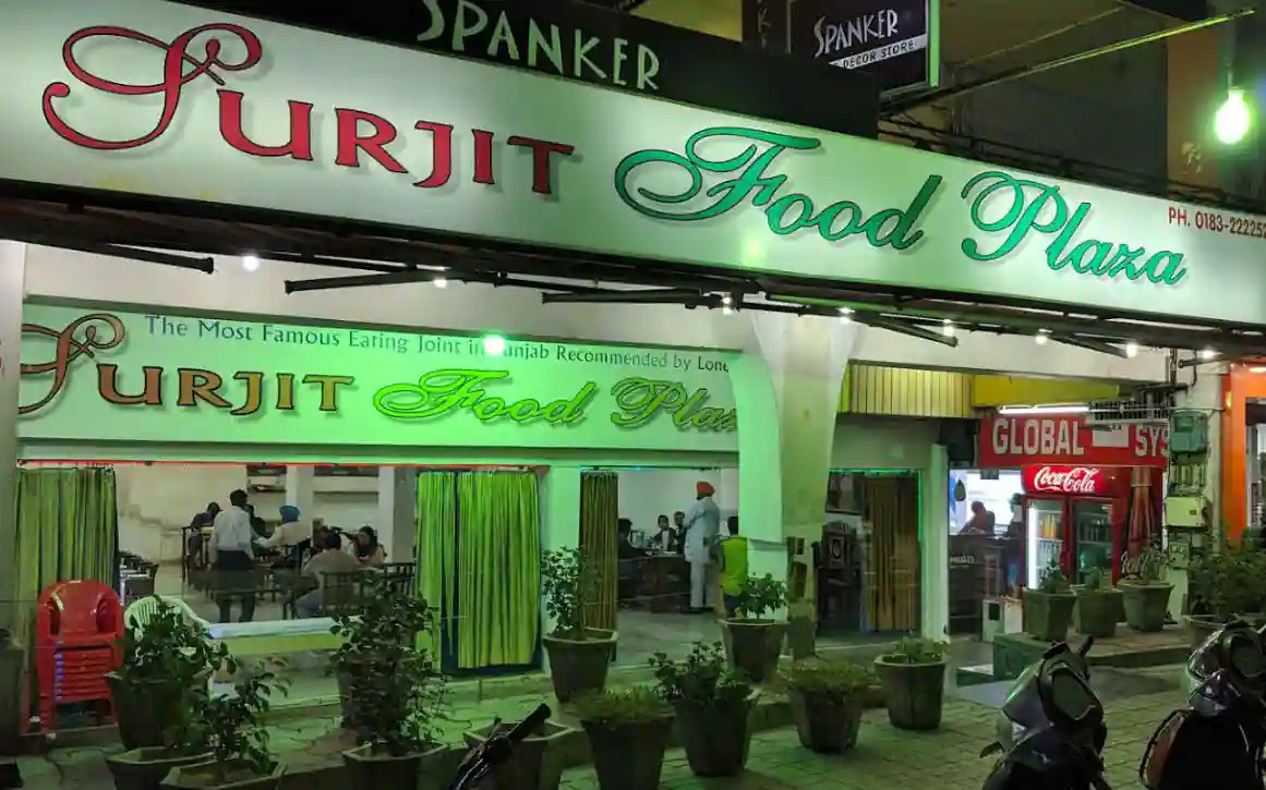 https://theamritsarguide.in/assets/vendors/original/131-surjit-food-plaza-lawrence-road-amritsar-fast-food-restaurants-aiis7nbqwk.jpg