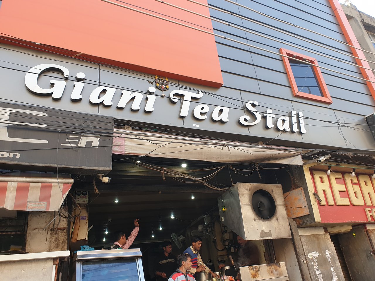 https://theamritsarguide.in/assets/vendors/original/163-giani-tea-stall.jpg